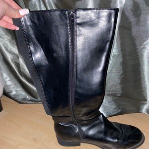 Women’s leather boots
